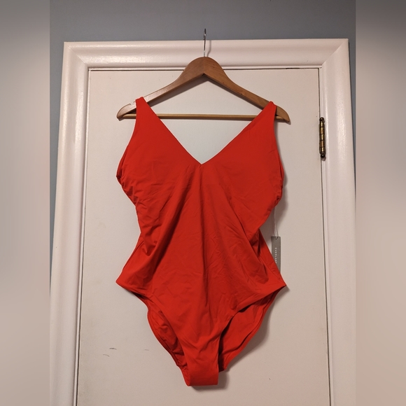 Everlane V-Neck One-Piece Red - Large NWT - Picture 3 of 5
